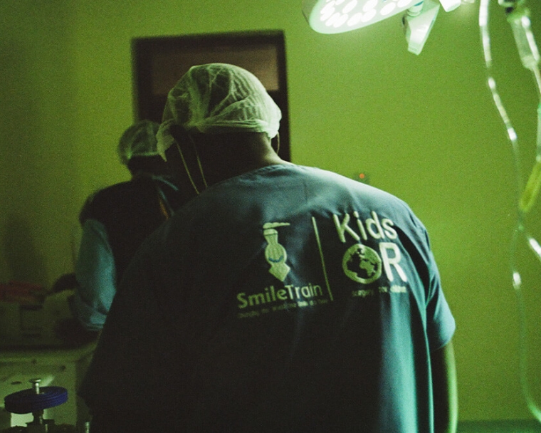 KidsOR surgeons in surgery room